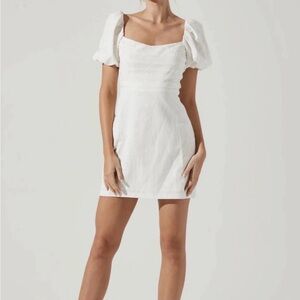 ASTR The Label, NWT, S White Puff Sleeve & Flare Mini Dress, Square Neck